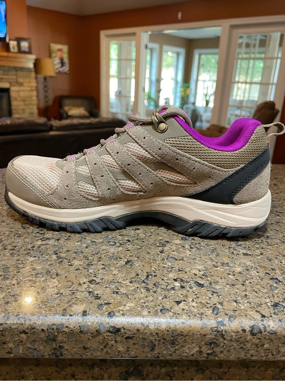 Columbia Omni Tech Redmond III Waterproof Hiking Shoe Womens Sz 7 Taupe Fuschia